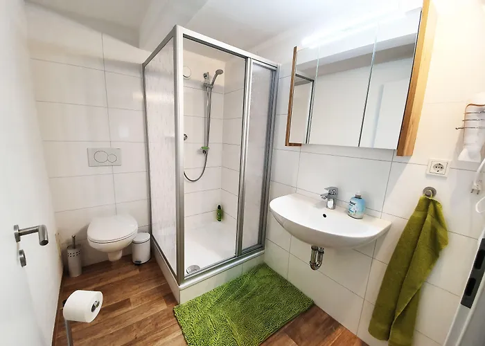 ゲストハウス Graefrath Gaestehaus Neunkirchen-seelscheid 2*